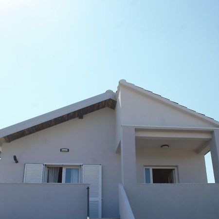 Cozy Corners Apartment Nin Exterior foto