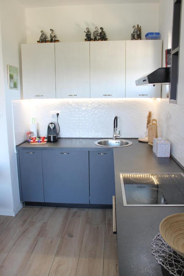 Cozy Corners Apartment Nin Exterior foto